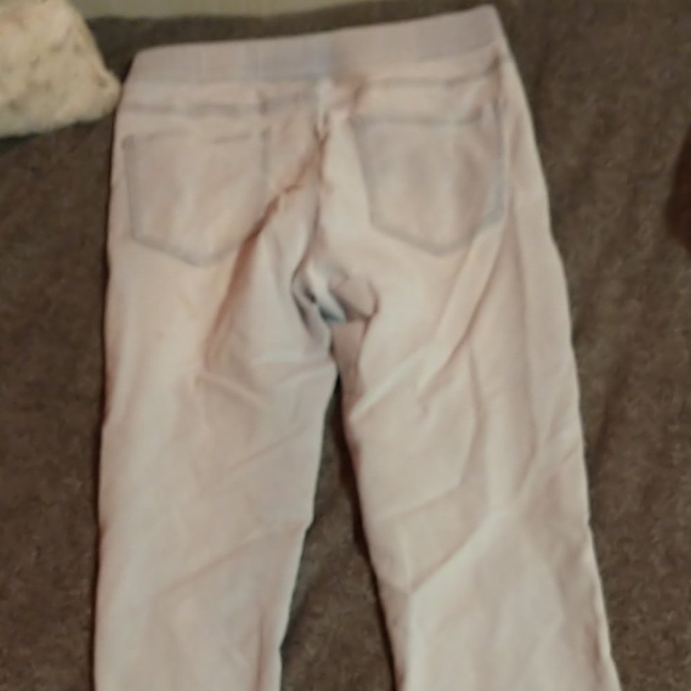 light colored jeggings medium